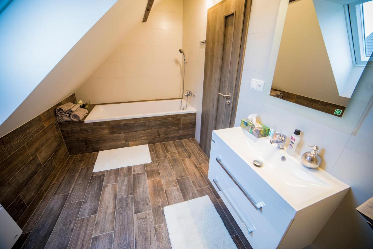 Apartman Dvorce Straz nad Nezarkou Екстер'єр фото